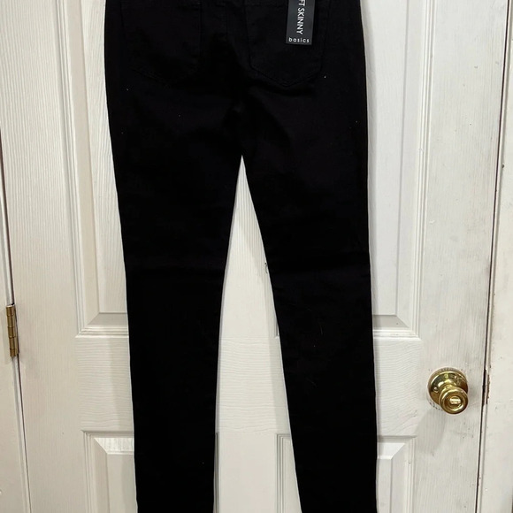 EUNINA Black Skinny Jean - Size: 7 - Picture 2 of 8